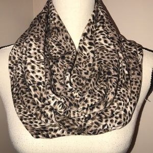 NWOT, animal print scarf